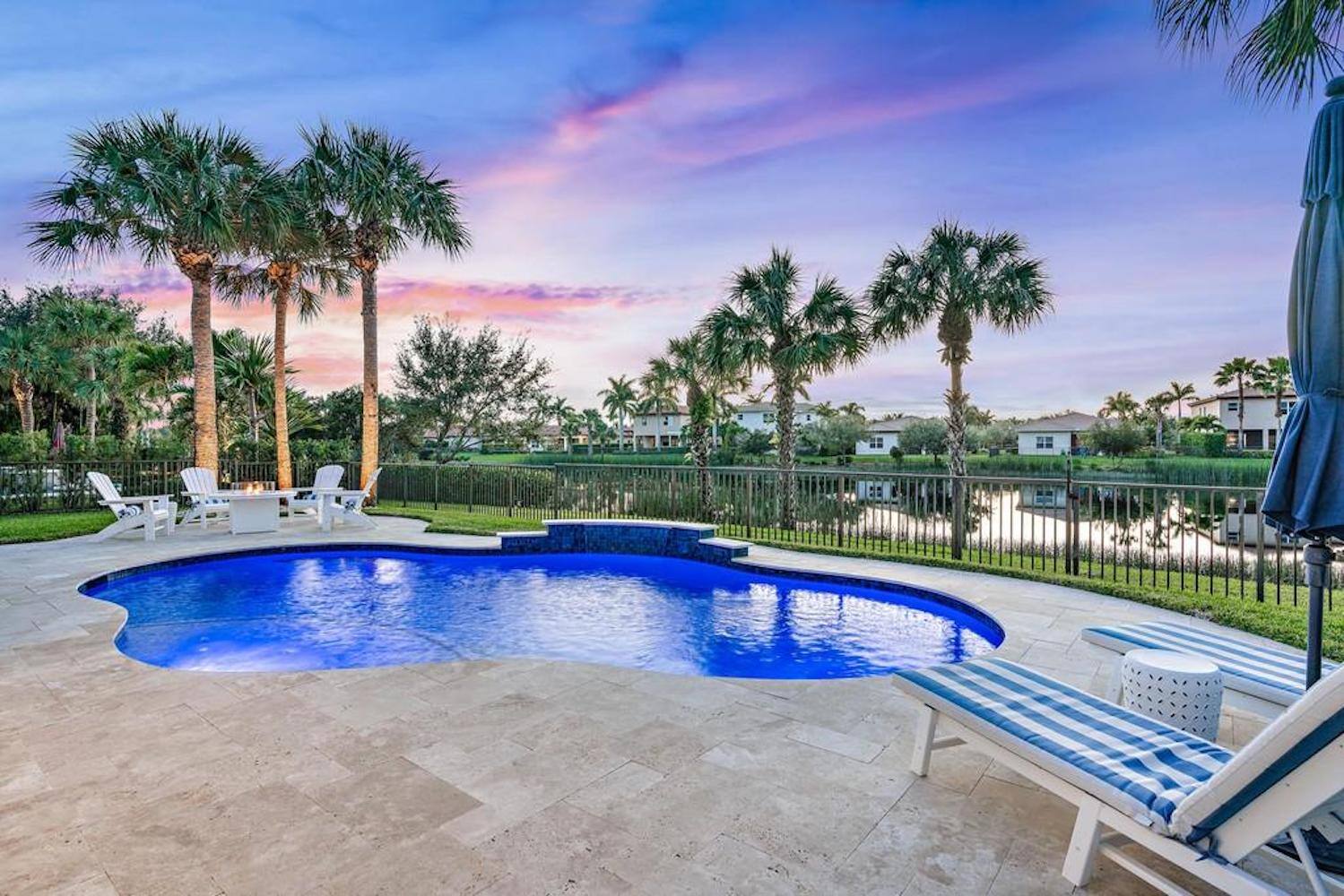 Rialto ~ Jupiter ~ Islander Pool ~ Walnut Travertine ~ Fountain Blue Plaster  (4)